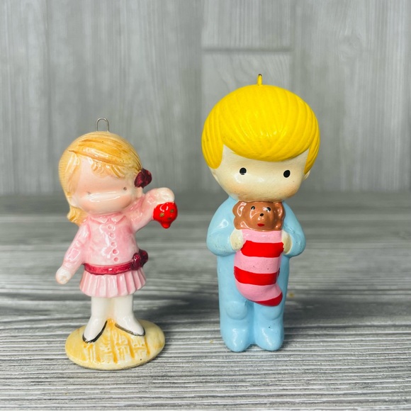 Vintage Christmas Ornament Joan Walsh Anglund for w/  orniment & boy w/ stocking - Picture 6 of 6